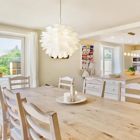 8 Bedroom Beautiful In Blåvand